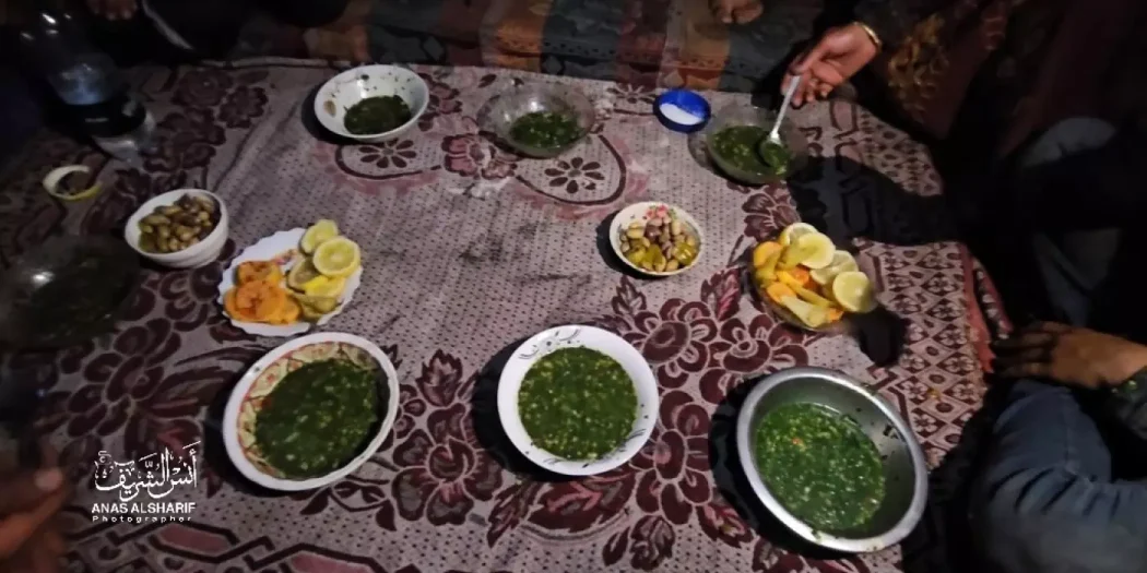 Açlığın gölgesindeki Gazze halkının iftar sofrasına buyurun..