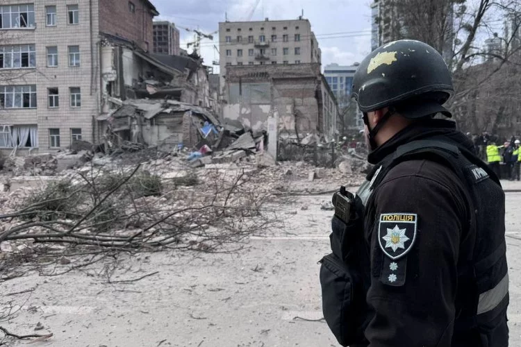 Rusya Kiev’i füzelerle hedef aldı