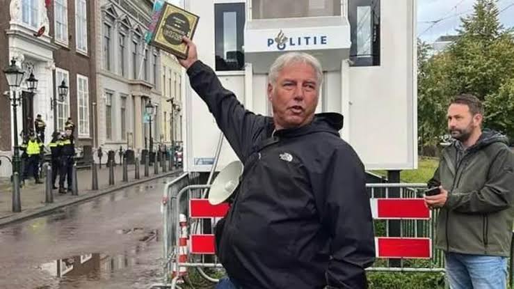 İslam düşmanı PEGIDA lideri, Kur’an’a hakaretten gözaltına alındı