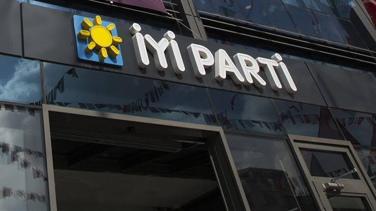 Hezimet yaşayan Meral Akşener’in partisi kurultaya gidiyor!