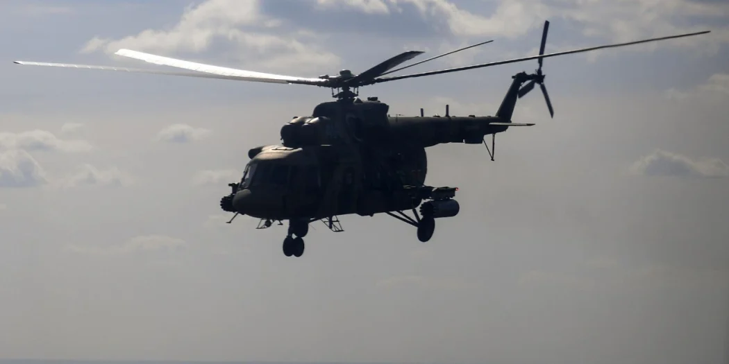 Askeri helikopter ormanda düştü: 8 ölü