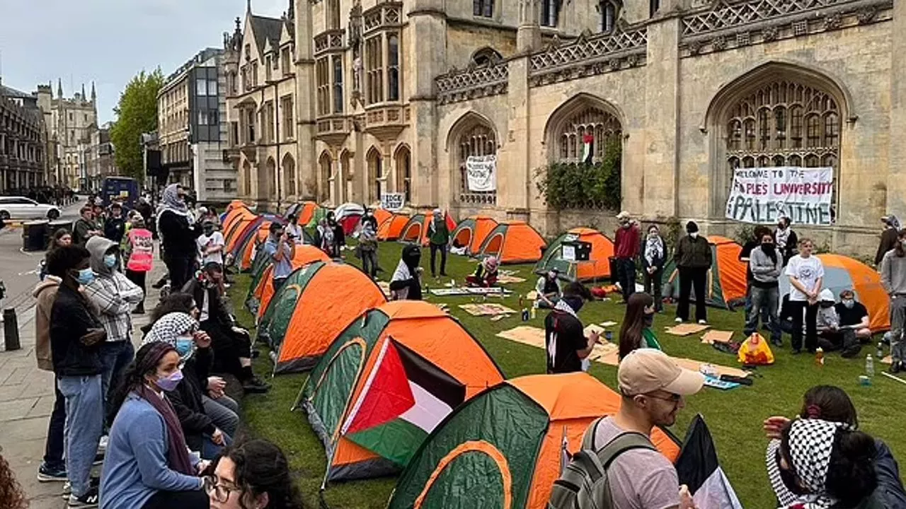 İngiltere'nin prestijli üniversitelerinden Gazze'ye dayanışma mesajı