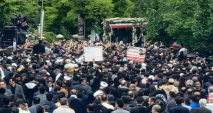 Reisi'nin cenazesinde ilginç anlar!