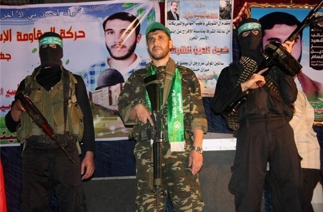 Siyonistler Gazze’de bir komutanı daha şehit etti