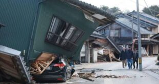 Japonya’da deprem: 5 bina çöktü