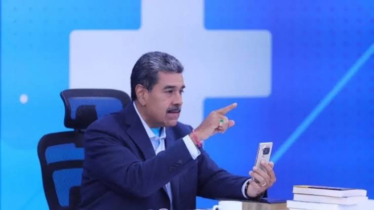 Maduro WhatsApp’ı hedef aldı: Canlı yayında sildi