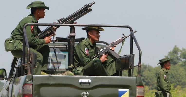 Arakan’da Müslümanlar kampta hedef alındı