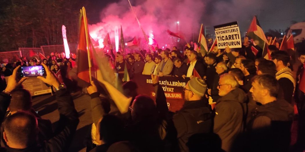 Kiralık kalemlerin hedefinde İsrail’e giden gemiler yerine liman protestoları var!