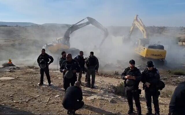 Negev’de “etnik temizlik” planı işliyor; Arap köylerine zorla tahliye!