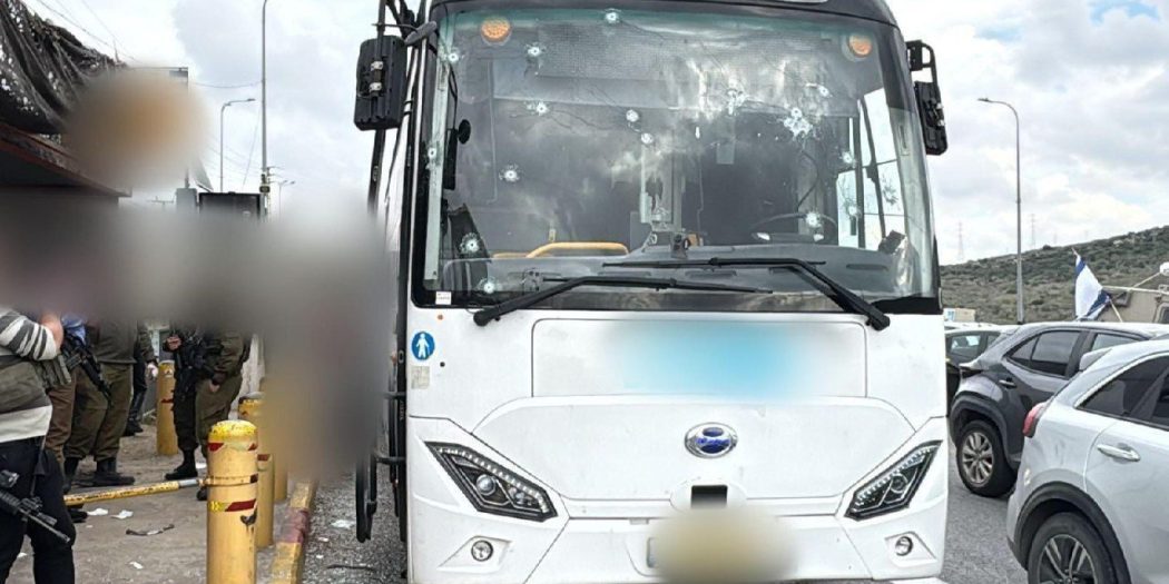 “Siyonistlerin mürekkebiyle yazılanların bedeli, cesetlerinden akan kanla ödenecek!”