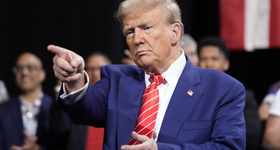 Trump, ayağın tozuyla Taliban’ı tehdit etti
