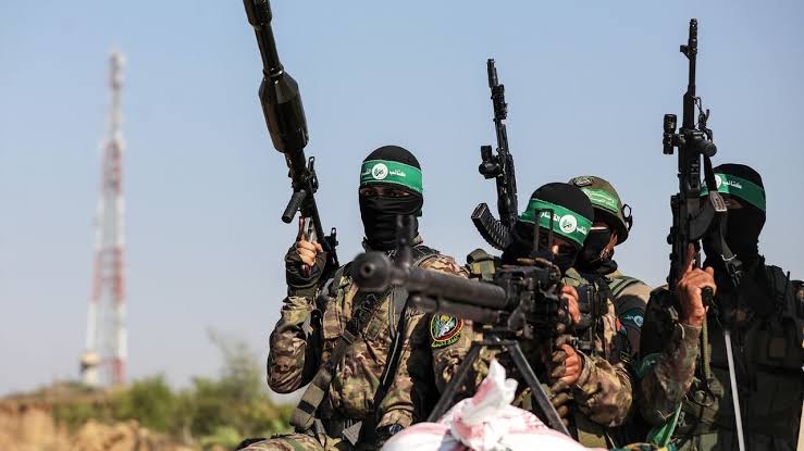 Hamas, esir ailelerine mesaj gönderdi