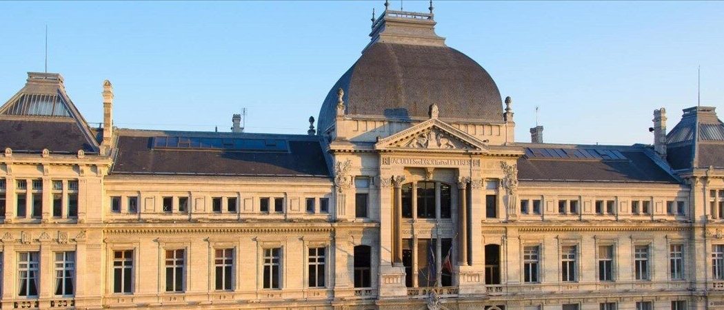 Üniversite profesörüne ırkçı söylemlerinden dolayı görevden uzaklaştırma!