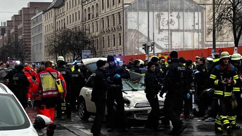 Almanya’da bir araç insanları biçti