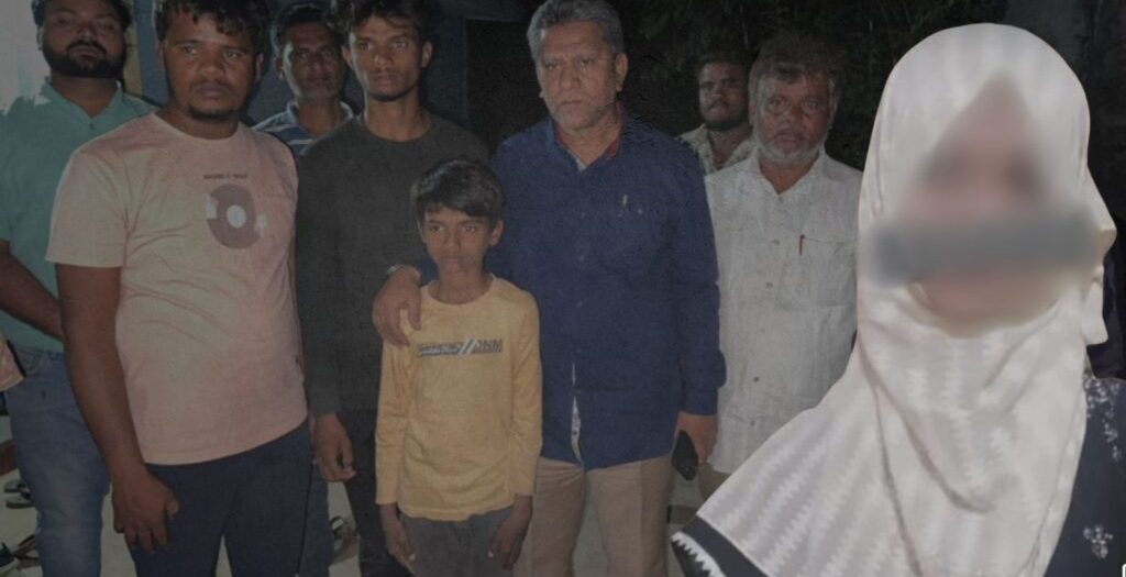 Hindu çeteler, Müslüman kızı taşlayarak öldürdü!