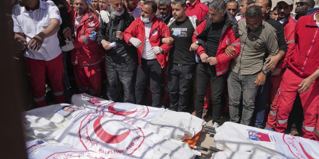 Siyonist katiller, çok sayıda Kızılay görevlisini vahşice infaz etti!