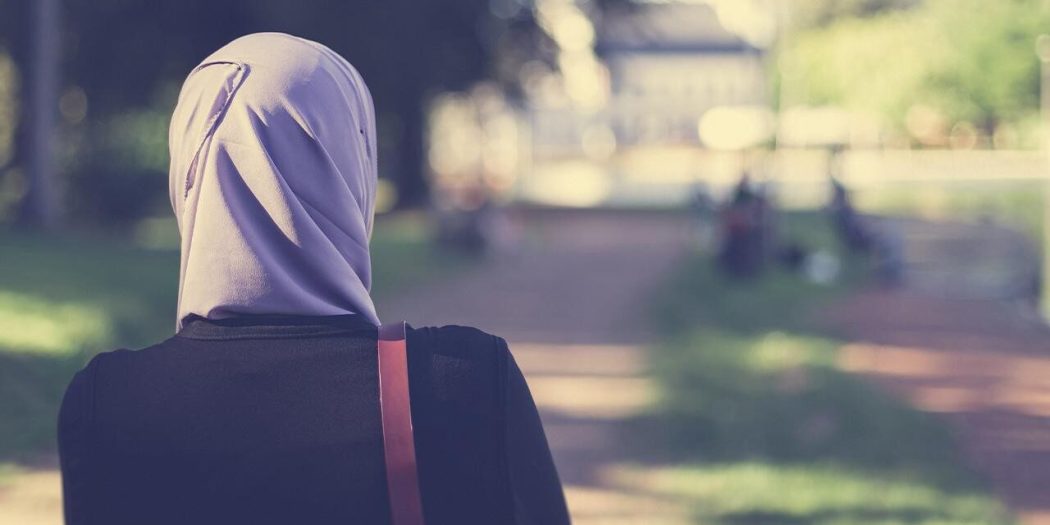 KKTC’de başörtüsü’ne müdahale: “Bone ya da bandana taksınlar!”