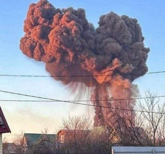 Rusya’nın stratejik üssü vuruldu: Bombardıman uçakları hedefte!