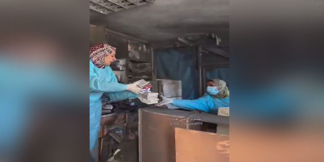 Gazze’de Doktorlar Enkaz Altından İlaç Topluyor