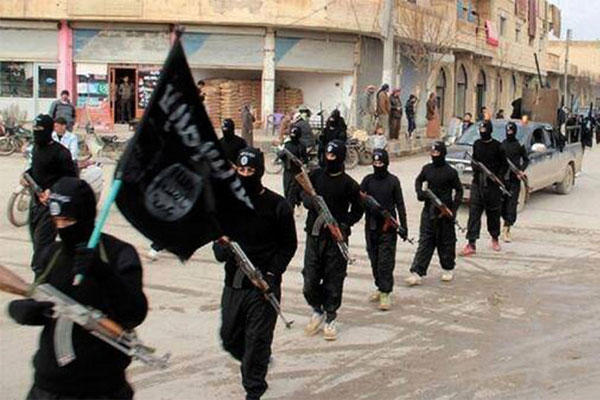 Dünya tetikte: IŞİD Suriye çöllerinde küllerinden mi doğuyor?