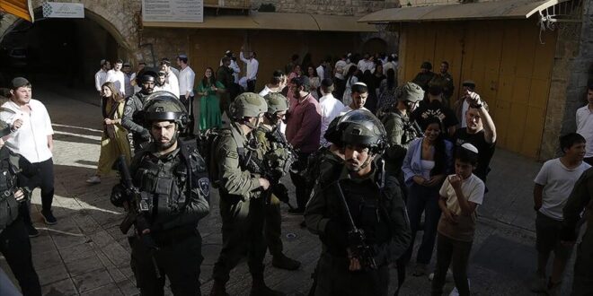 israilli yerlesimcilerden dw ekibine tasli saldiri arac hasar gordu gazeteciler kovalandi