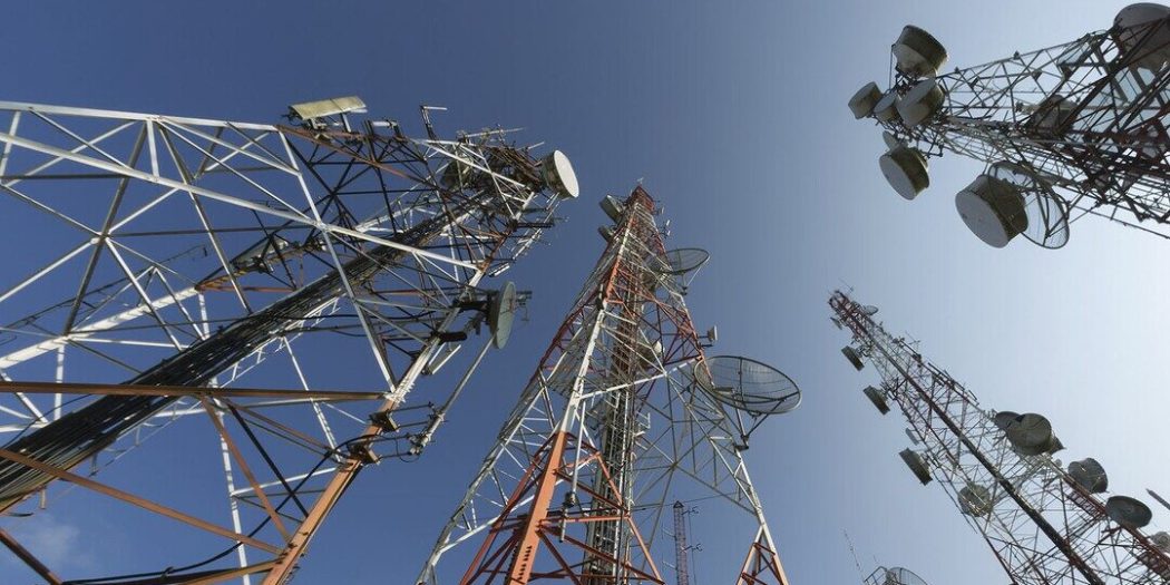 Süveyda ve Dera ile iletişim koptu: Fiber kabloları kim çaldı?