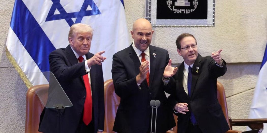 Trump’tan İsrail’e: “Daha da büyüyeceksiniz!”