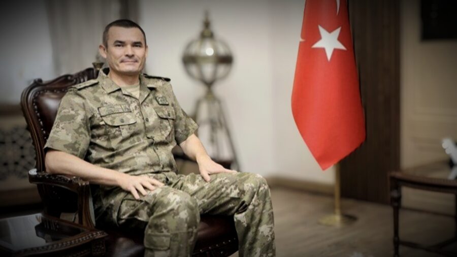 Kazancıyla gazino açtı; makam aracıyla kaçak Suriyeli taşıyan tuğgeneralin cezası onandı!
