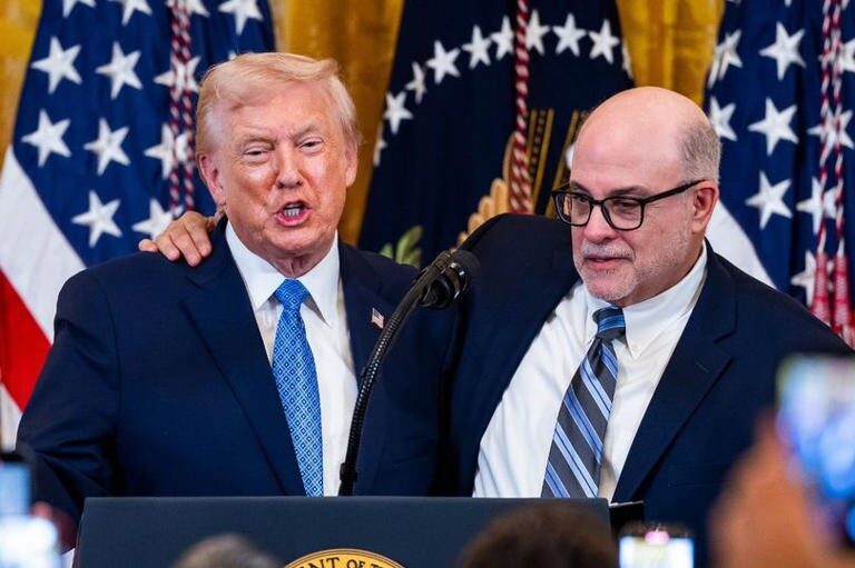 Trump, kendisinin “ABD’nin ilk Yahudi Başkanı” olduğunu doğruladı
