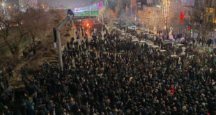 100den fazla sehirde halk sokaga indi irandaki olaylarda 12 gun olumler internet kesintisi osh5