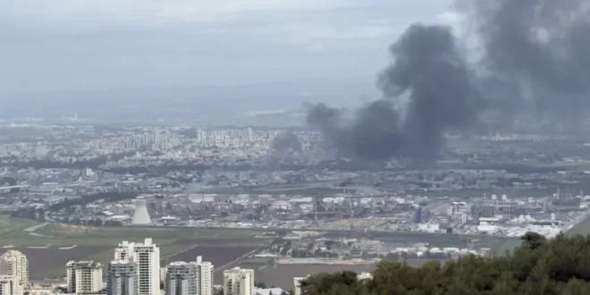 AA 20260330 40965330 40965327 SMOKE RISES FROM OIL REFINERY FOLLOWING RETALIATORY STRIKES IN HAIFA 1774864722