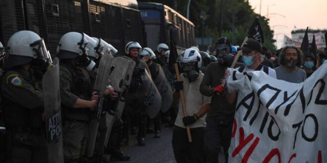 AA 20230713 31671982 31671981 PEOPLE PROTEST PYLOS MIGRANT SHIP CRASH IN ATHENS