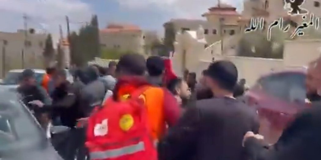 İşgalci yerleşimciler, içinde çocukların olduğu okulu kurşunladı!