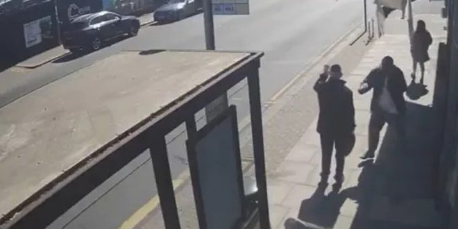 Bıçaklı saldırı yaşanan Yahudi mahallesine özel "güvenlik tedbirleri" — 12