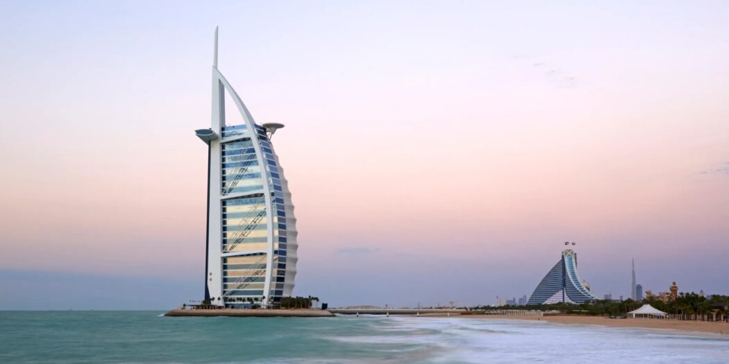 Dubai çöküşte: Burj Al Arab savaşın gölgesinde kapanıyor