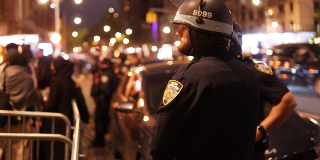 New York Üniversitesi artık öğrencilerin alay konusu!