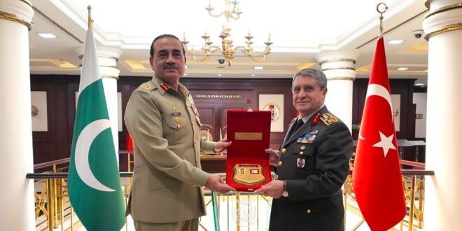 pakistan KKK Maresal Munir