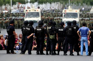 Uygurlar çin polisi