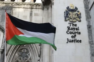AA 20251126 39811974 39811969 PALESTINE ACTION SUPPORTERS GATHER OUTSIDE COURT IN LONDON