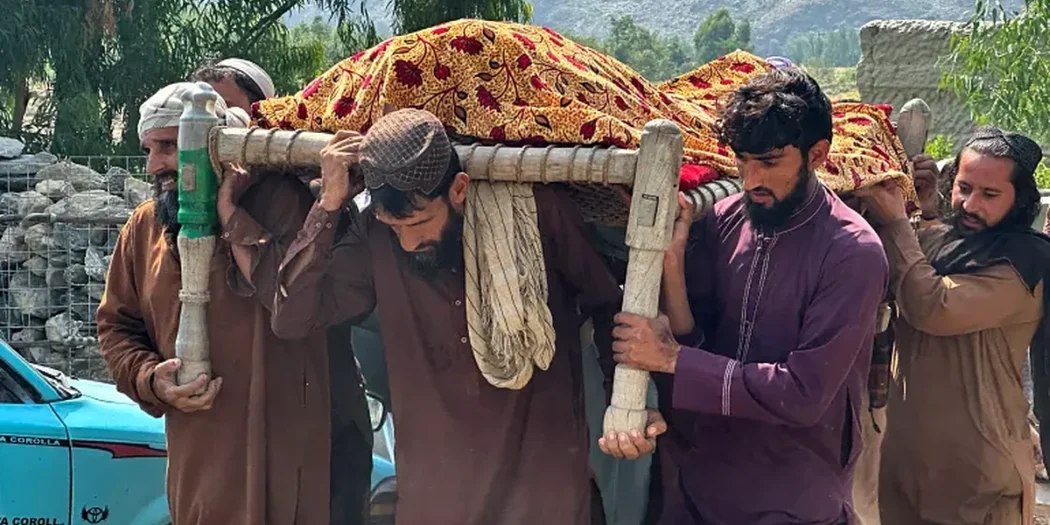 Gece boyu bomba yağdı: Pakistan’dan Afganistan’da sivil katliamı!