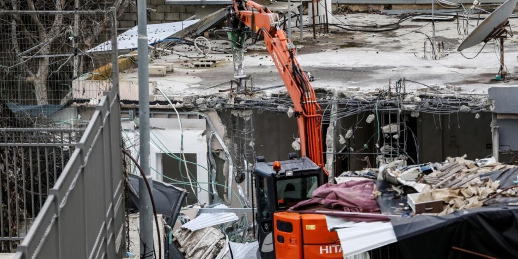 El Halil’de İsrail vahşeti: Filistinlilerin sığınacak yeri de kalmıyor!