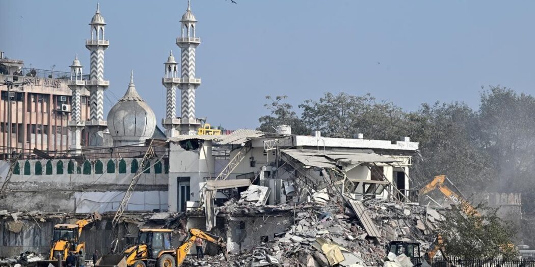 Müslümanlar yok edilmek isteniyor! Hindistan’da İslam’ın izleri tahrip edildi