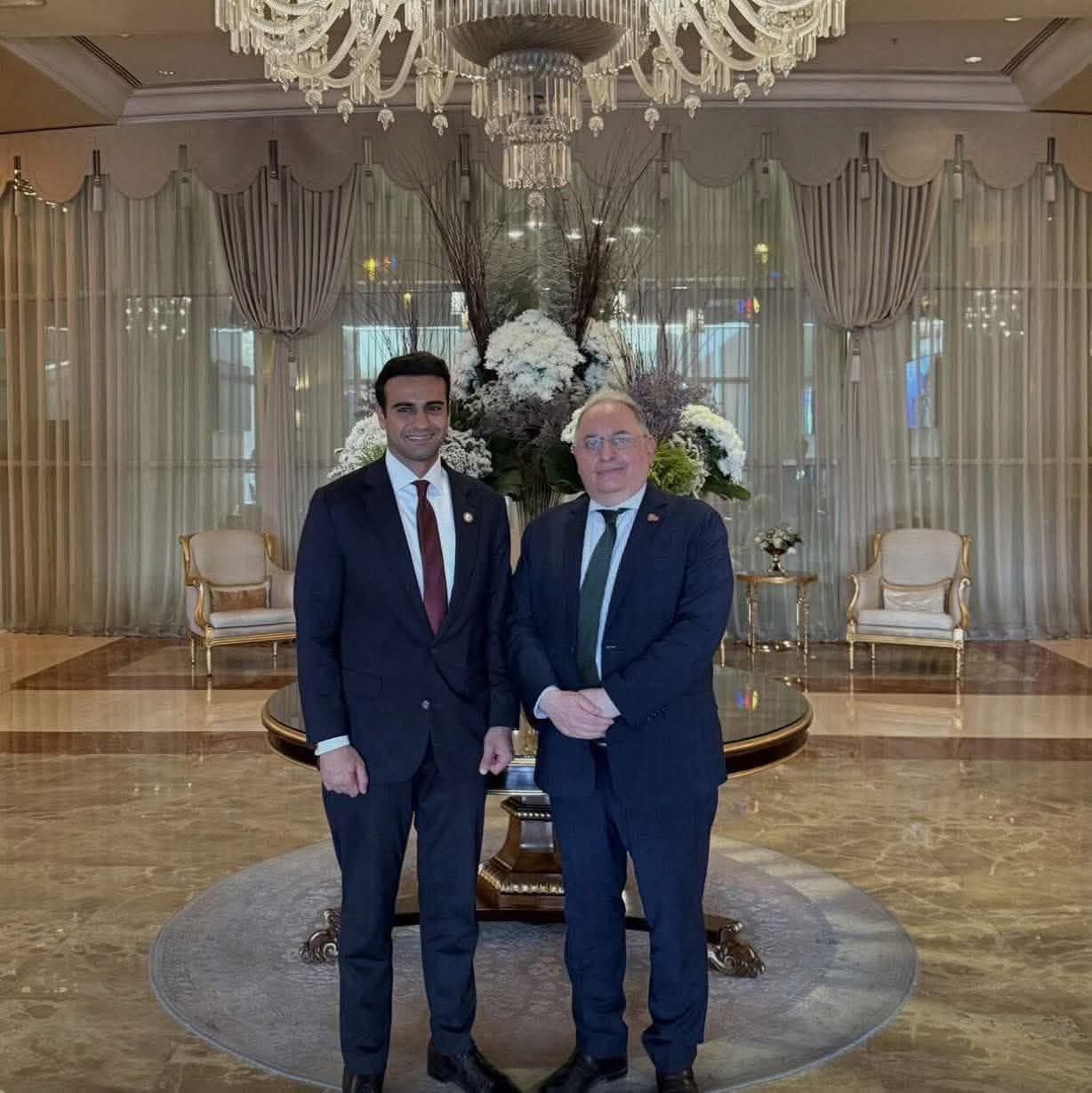 5821378259475090539 121