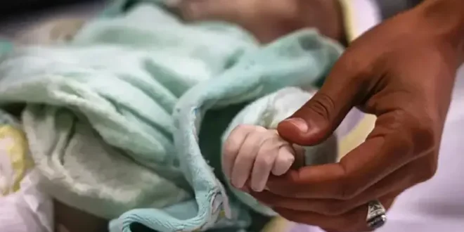 Gazze soğuktan donan bebekler