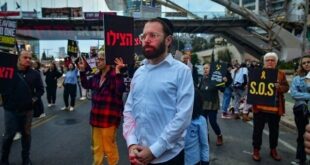 F240408AVS01 640x400