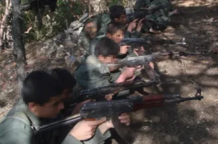 teror orgutu pkkypg zorla silah altina aldigi cocuklari aktif olarak kullanmaya devam ediyor